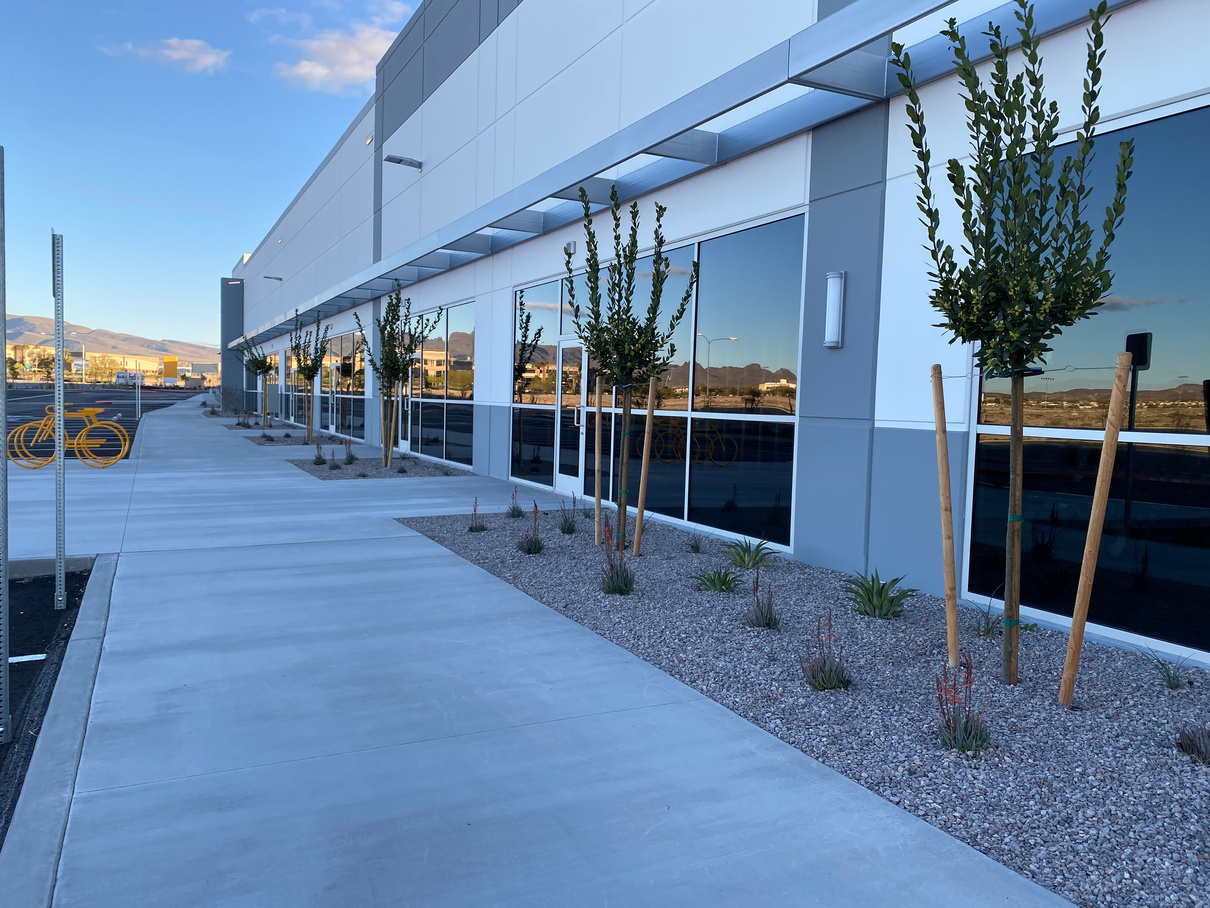 Commercial shopping center building